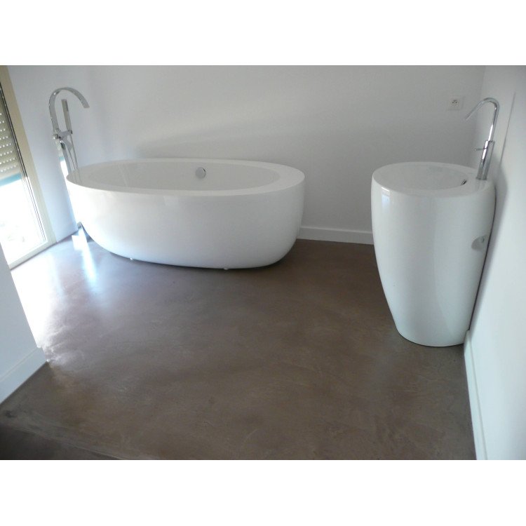 Peinture béton ciré salle de bain : conseils et comparatif
